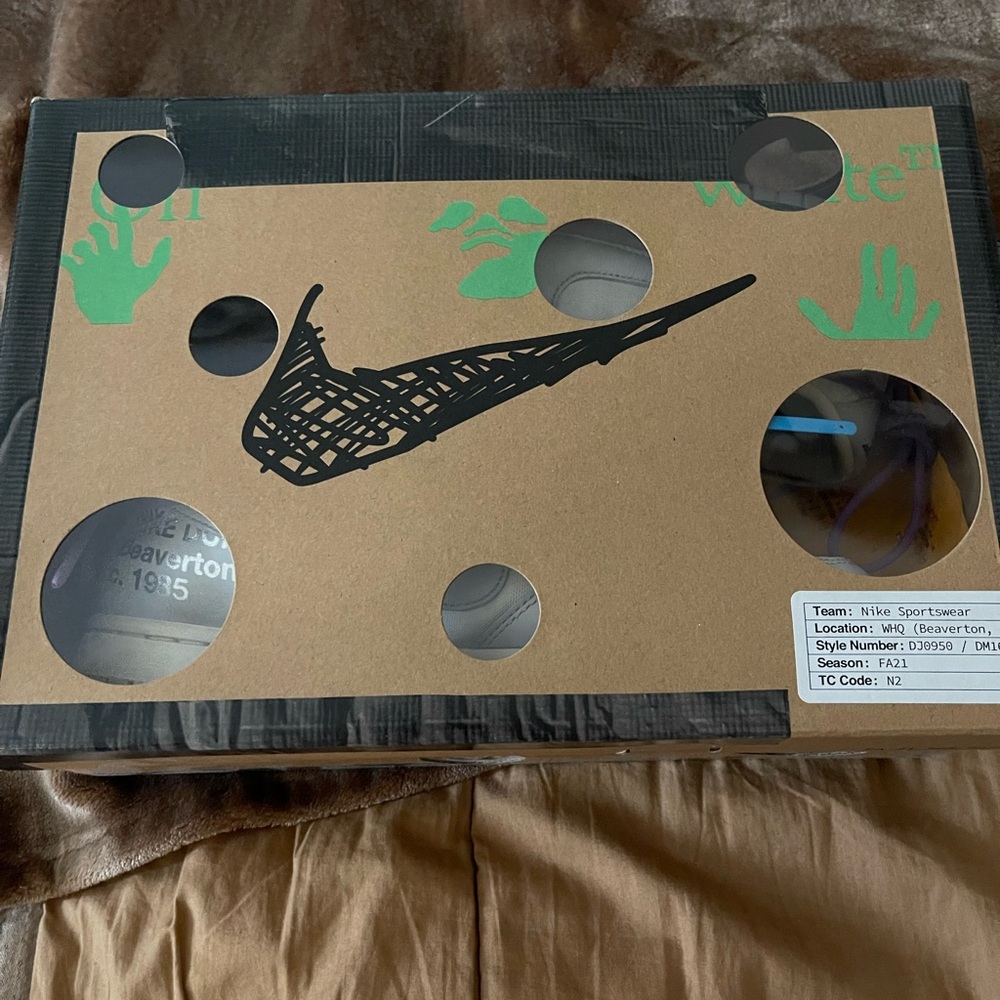 Nike Off-White Sneaker lot 47/50 comes with off white belt